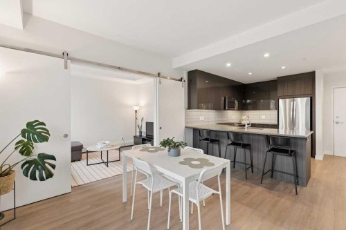 203-1526 9 Avenue Se, Calgary, AB - Indoor