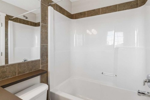 175 Panamount Way Nw, Calgary, AB - Indoor Photo Showing Bathroom