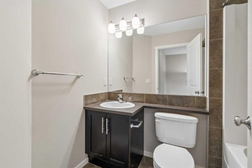 175 Panamount Way Nw, Calgary, AB - Indoor Photo Showing Bathroom