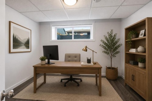 175 Panamount Way Nw, Calgary, AB - Indoor Photo Showing Office