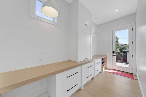 3611 Kilkenny Road Sw, Calgary, AB - Indoor Photo Showing Other Room
