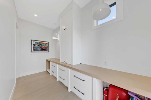 3611 Kilkenny Road Sw, Calgary, AB - Indoor Photo Showing Other Room
