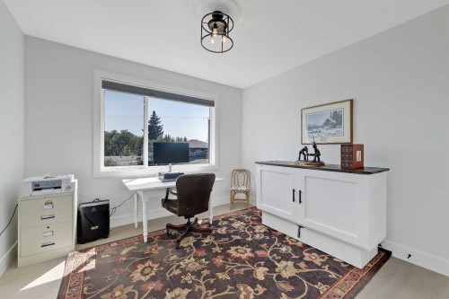 3611 Kilkenny Road Sw, Calgary, AB - Indoor Photo Showing Other Room