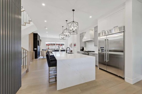 3611 Kilkenny Road Sw, Calgary, AB - Indoor Photo Showing Kitchen With Stainless Steel Kitchen With Upgraded Kitchen