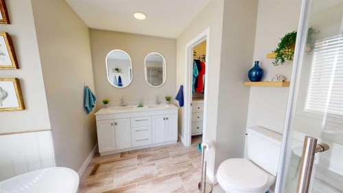 47 Chapman Circle Se, Calgary, AB 