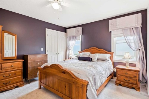 34055 Range Road 24, Rural Mountain View County, AB - Indoor Photo Showing Bedroom