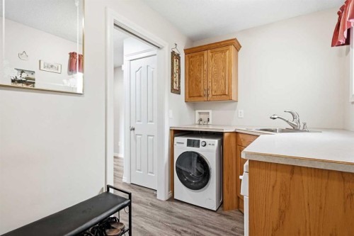 34055 Range Road 24, Rural Mountain View County, AB - Indoor Photo Showing Laundry Room