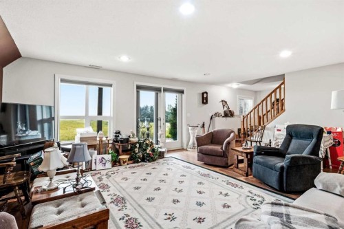 34055 Range Road 24, Rural Mountain View County, AB - Indoor Photo Showing Living Room