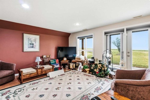 34055 Range Road 24, Rural Mountain View County, AB - Indoor Photo Showing Living Room