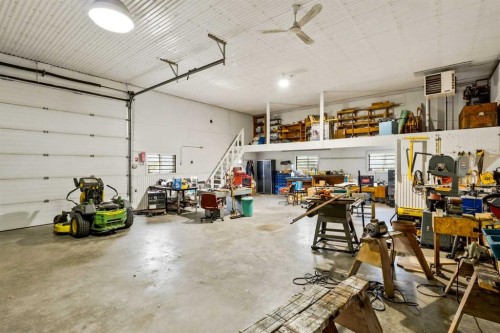 34055 Range Road 24, Rural Mountain View County, AB - Indoor Photo Showing Garage