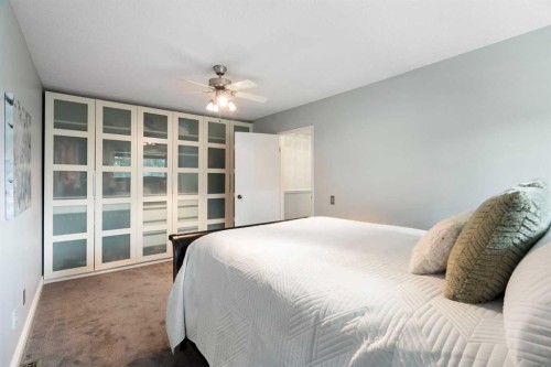 71-6915 Ranchview Drive Nw, Calgary, AB - Indoor Photo Showing Bedroom