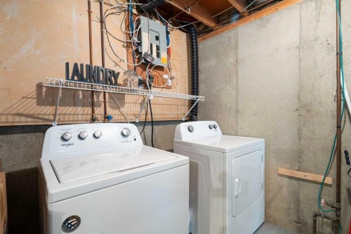71-6915 Ranchview Drive Nw, Calgary, AB - Indoor Photo Showing Laundry Room