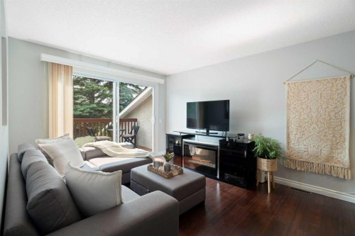 71-6915 Ranchview Drive Nw, Calgary, AB - Indoor Photo Showing Living Room