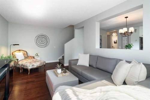 71-6915 Ranchview Drive Nw, Calgary, AB - Indoor Photo Showing Living Room