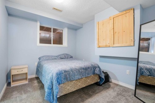 167 Auburn Bay Boulevard Se, Calgary, AB - Indoor Photo Showing Bedroom