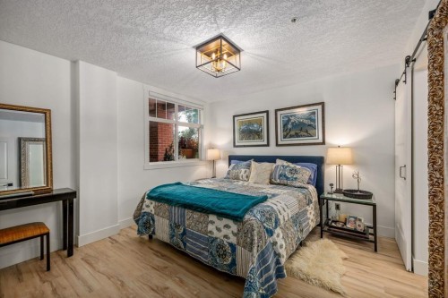 106-59 22 Avenue Sw, Calgary, AB - Indoor Photo Showing Bedroom