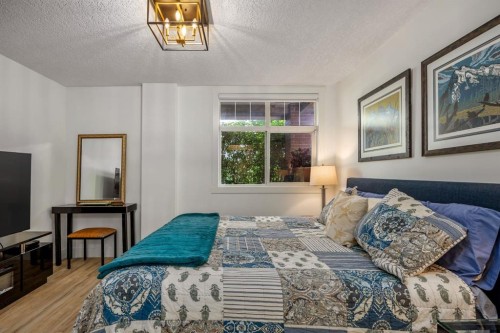 106-59 22 Avenue Sw, Calgary, AB - Indoor Photo Showing Bedroom