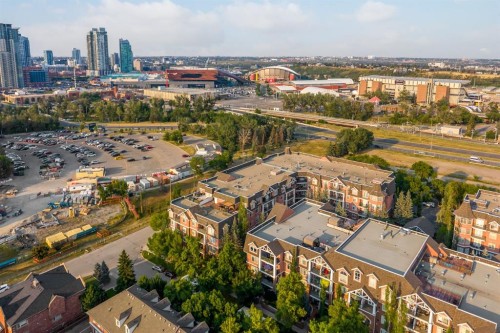 106-59 22 Avenue Sw, Calgary, AB - Outdoor With View