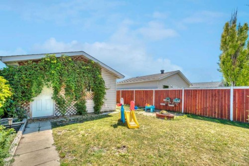 118 Tarington Close Ne, Calgary, AB - Outdoor