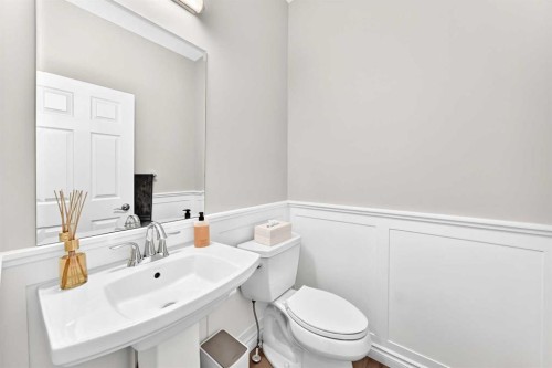 152 Royal Oak Terrace Nw, Calgary, AB - Indoor Photo Showing Bathroom
