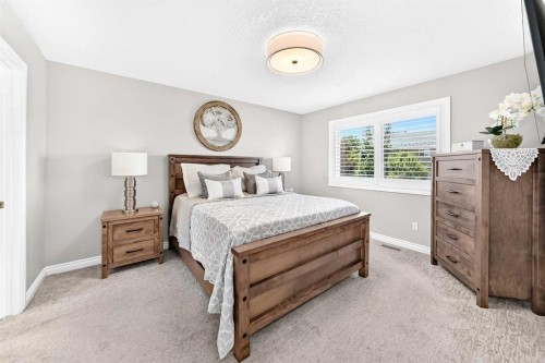 152 Royal Oak Terrace Nw, Calgary, AB - Indoor Photo Showing Bedroom