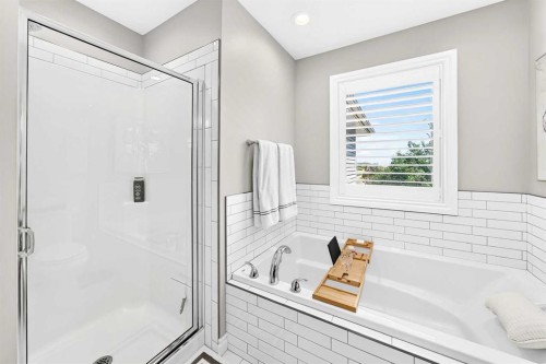 152 Royal Oak Terrace Nw, Calgary, AB - Indoor Photo Showing Bathroom