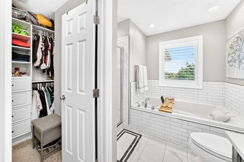 152 Royal Oak Terrace Nw, Calgary, AB - Indoor Photo Showing Bathroom