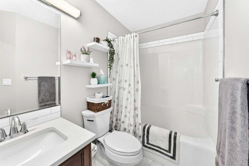 152 Royal Oak Terrace Nw, Calgary, AB - Indoor Photo Showing Bathroom