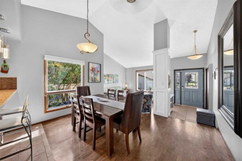 31 Scenic Cove Place Nw, Calgary, AB - Indoor Photo Showing Dining Room