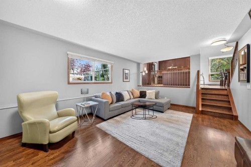 31 Scenic Cove Place Nw, Calgary, AB - Indoor Photo Showing Living Room