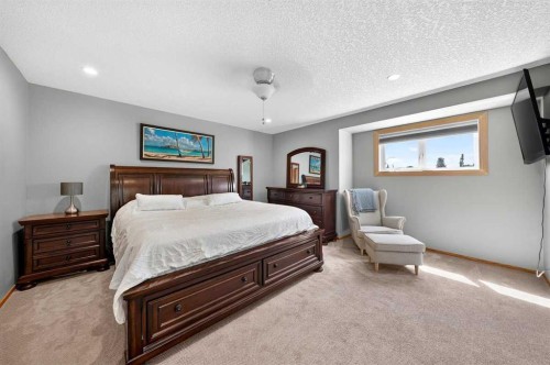 31 Scenic Cove Place Nw, Calgary, AB - Indoor Photo Showing Bedroom