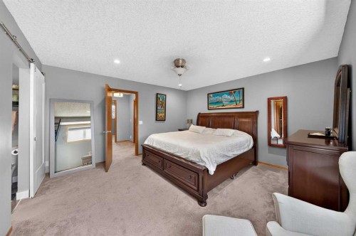 31 Scenic Cove Place Nw, Calgary, AB - Indoor Photo Showing Bedroom