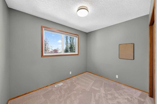 31 Scenic Cove Place Nw, Calgary, AB - Indoor Photo Showing Other Room
