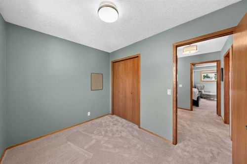 31 Scenic Cove Place Nw, Calgary, AB - Indoor Photo Showing Other Room
