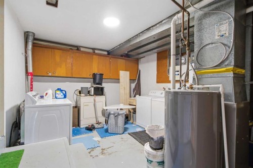 196 Gordon Drive Sw, Calgary, AB - Indoor Photo Showing Laundry Room