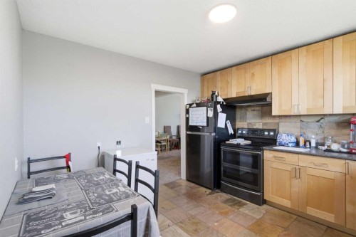 196 Gordon Drive Sw, Calgary, AB - Indoor Photo Showing Kitchen