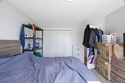 196 Gordon Drive Sw, Calgary, AB - Indoor Photo Showing Bedroom