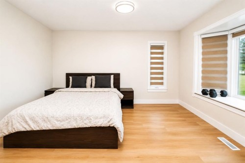 250257 Conrich Road, Rural Rocky View County, AB - Indoor Photo Showing Bedroom