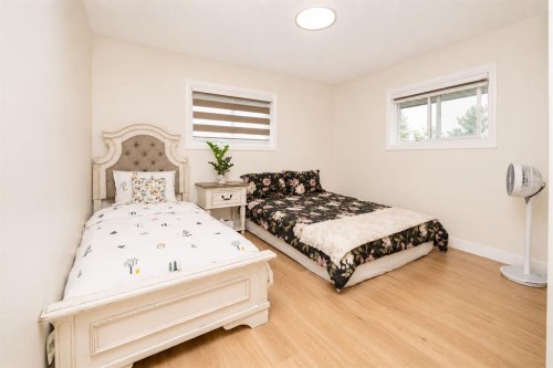 250257 Conrich Road, Rural Rocky View County, AB - Indoor Photo Showing Bedroom