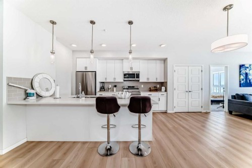 4414-550 Belmont Street Sw, Calgary, AB - Indoor Photo Showing Kitchen With Upgraded Kitchen