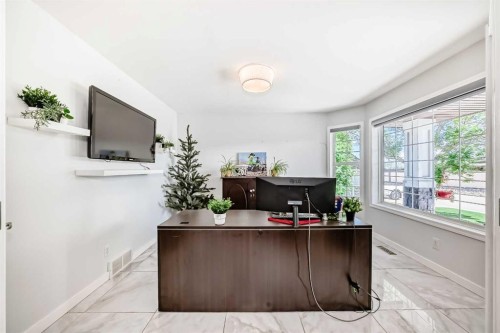 382 Cove Road, Chestermere, AB - Indoor Photo Showing Office