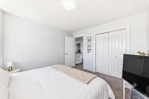 382 Cove Road, Chestermere, AB - Indoor Photo Showing Bedroom