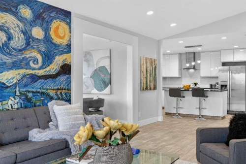 11 Selkirk Drive Sw, Calgary, AB - Indoor Photo Showing Other Room
