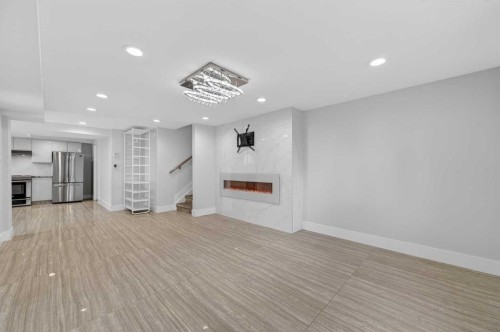 11 Selkirk Drive Sw, Calgary, AB - Indoor