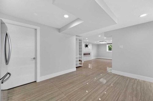 11 Selkirk Drive Sw, Calgary, AB - Indoor Photo Showing Other Room