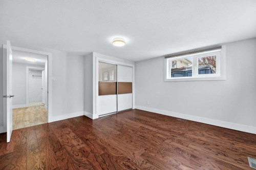 11 Selkirk Drive Sw, Calgary, AB - Indoor Photo Showing Other Room