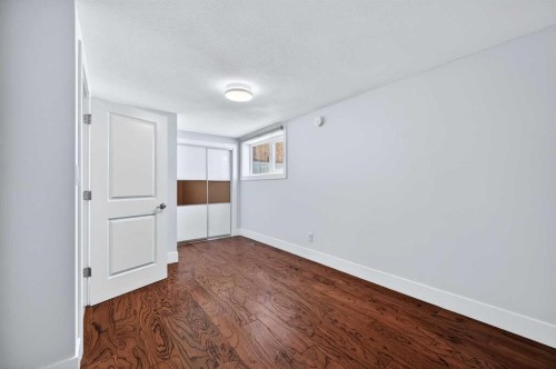 11 Selkirk Drive Sw, Calgary, AB - Indoor Photo Showing Other Room