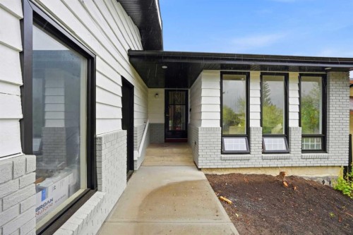 300 Edgehill Drive Nw, Calgary, AB - Outdoor