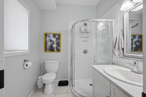 6103 58 Street, Olds, AB - Indoor Photo Showing Bathroom