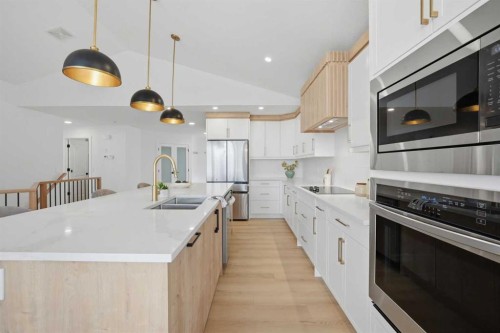 47 Citadel Ridge Close Nw, Calgary, AB - Indoor Photo Showing Kitchen With Double Sink With Upgraded Kitchen